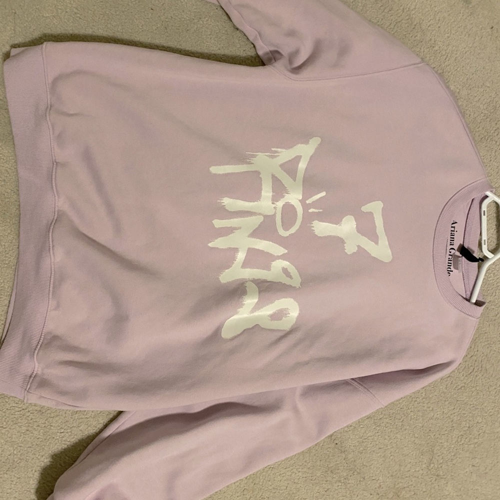 HM& Ariana Grande sweatshirt 2019 edition